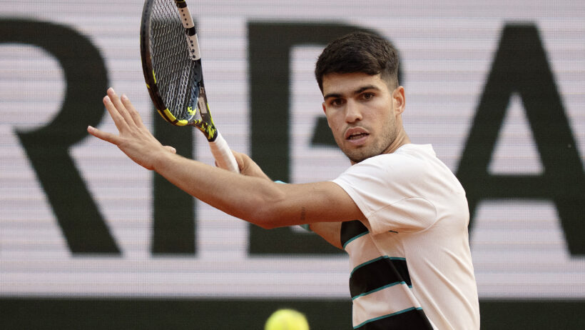 Carlos Alcaraz forehand